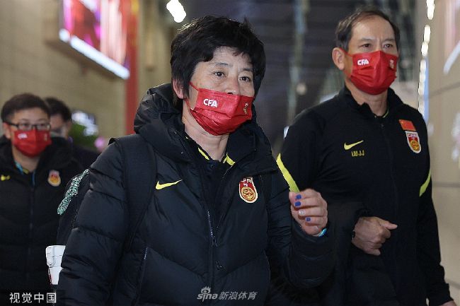 同时，他也立刻让医院的院长，许诺重金从美国找几个相关方面的顶级专家，让他们过来试试看能不能用医疗手段治好。
